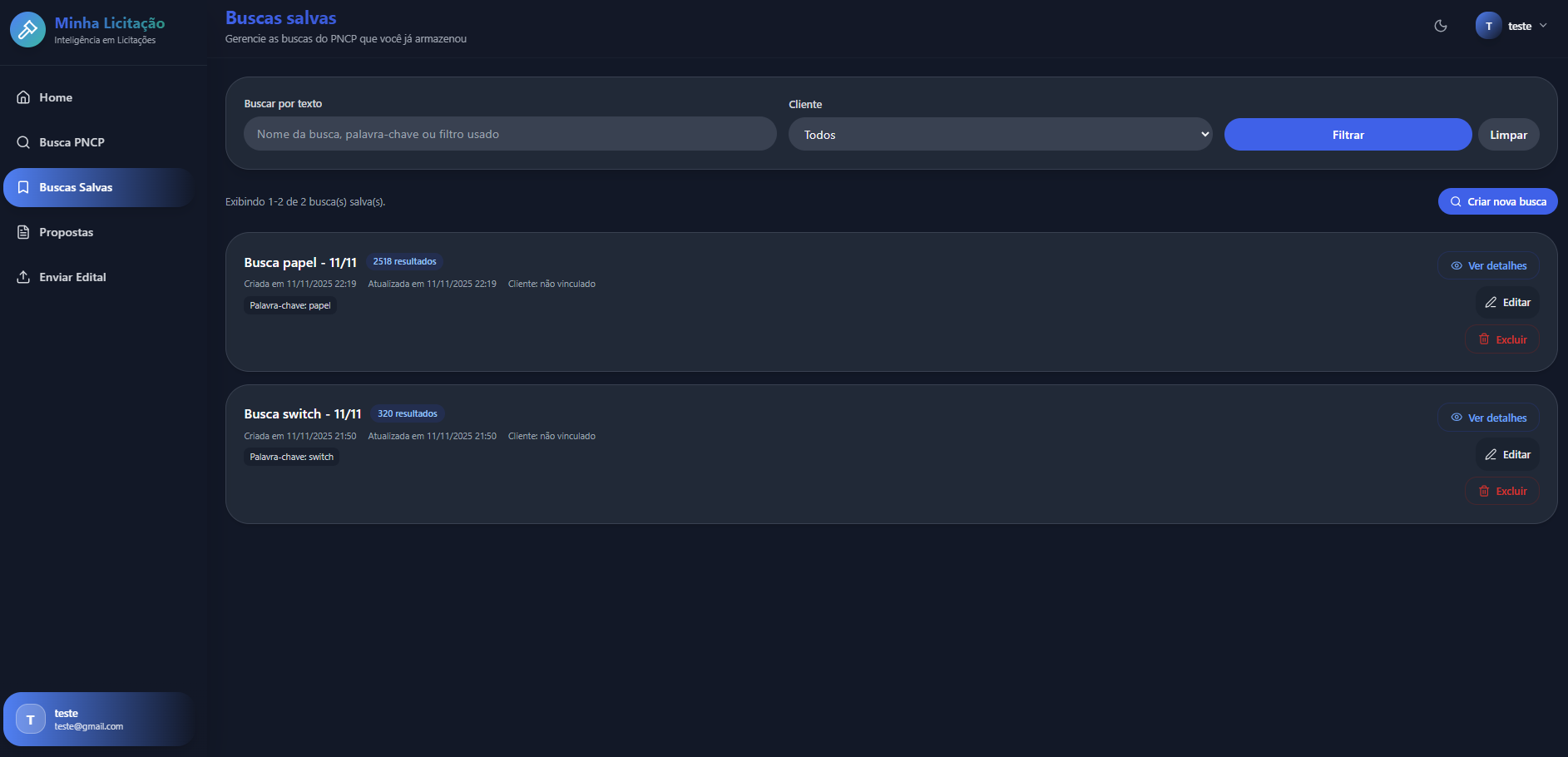Lista de buscas salvas com filtros por cliente e texto